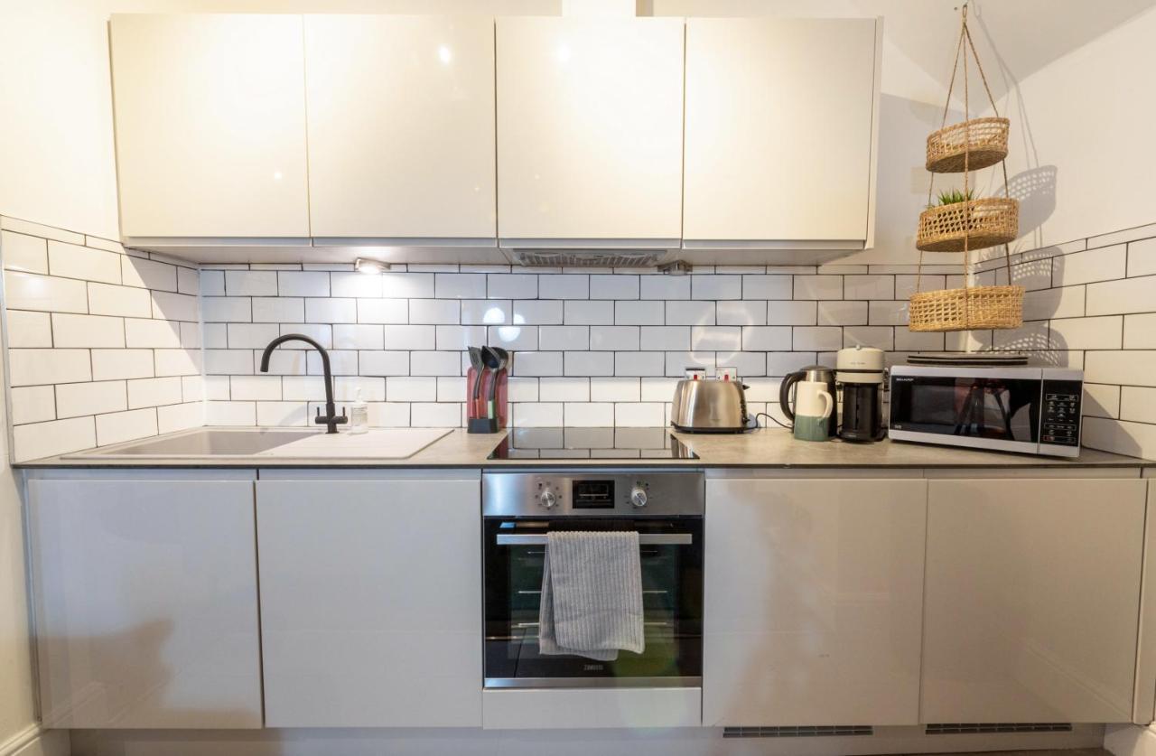 Contemporary Apartment On The Historic Rows Chester Exteriör bild