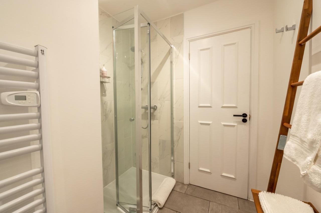 Contemporary Apartment On The Historic Rows Chester Exteriör bild