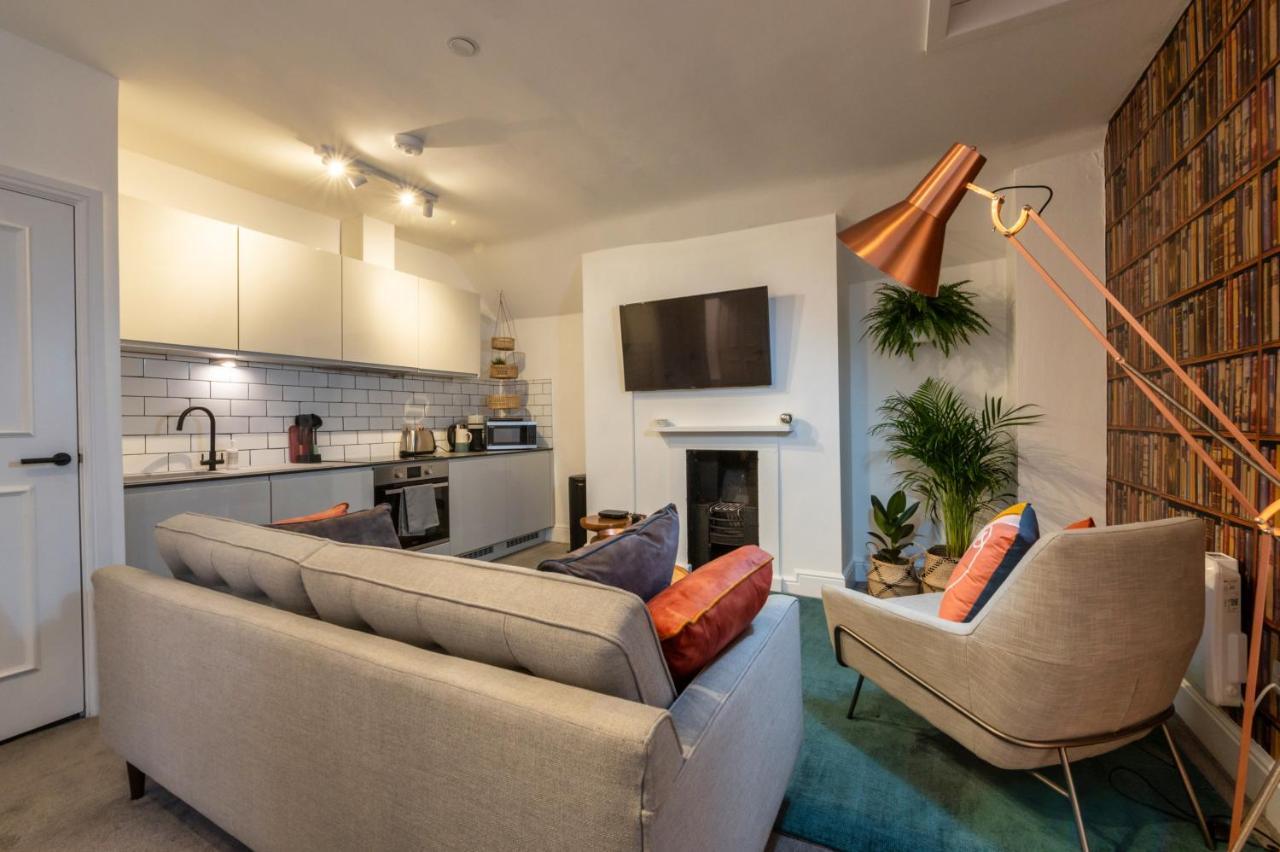 Contemporary Apartment On The Historic Rows Chester Exteriör bild