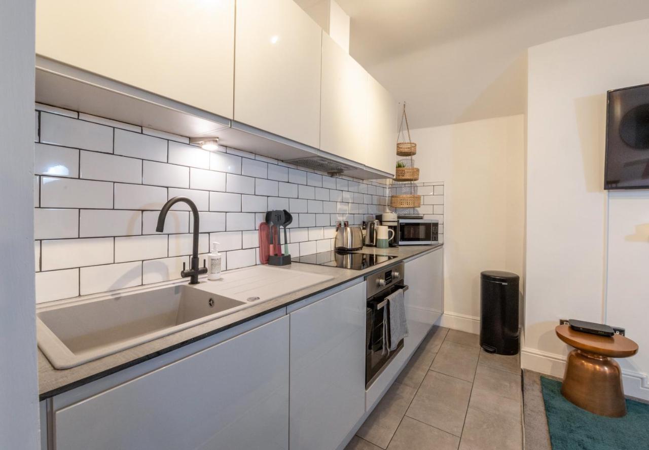 Contemporary Apartment On The Historic Rows Chester Exteriör bild