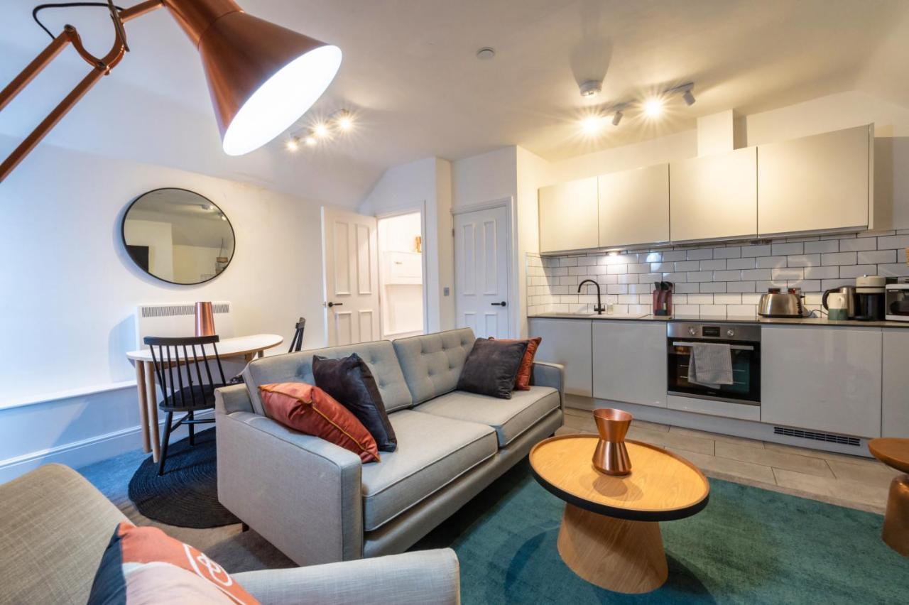 Contemporary Apartment On The Historic Rows Chester Exteriör bild