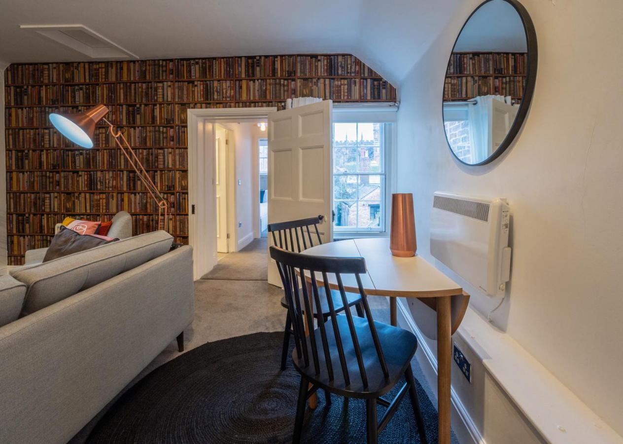 Contemporary Apartment On The Historic Rows Chester Exteriör bild