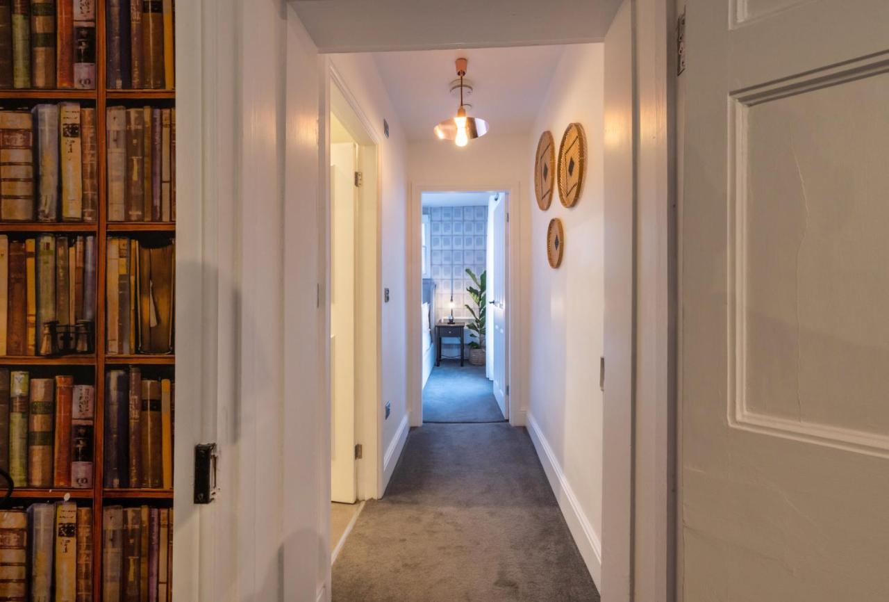 Contemporary Apartment On The Historic Rows Chester Exteriör bild